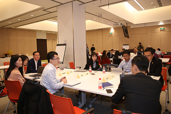 圓桌會議.jpg 圓桌會議.jpg